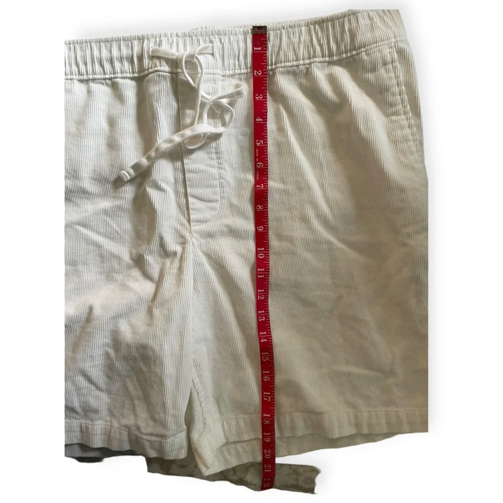 Size XL TALL Banana Republic white corduroy shorts